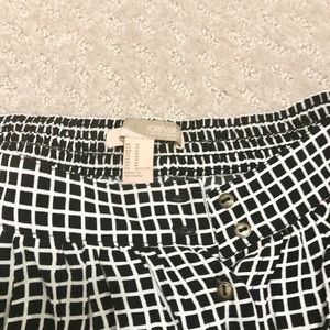 H&M Skirts - Pleated skirt- perfect for the holidays! H&M Skirts - Pleated skirt- perfect for the holidays!